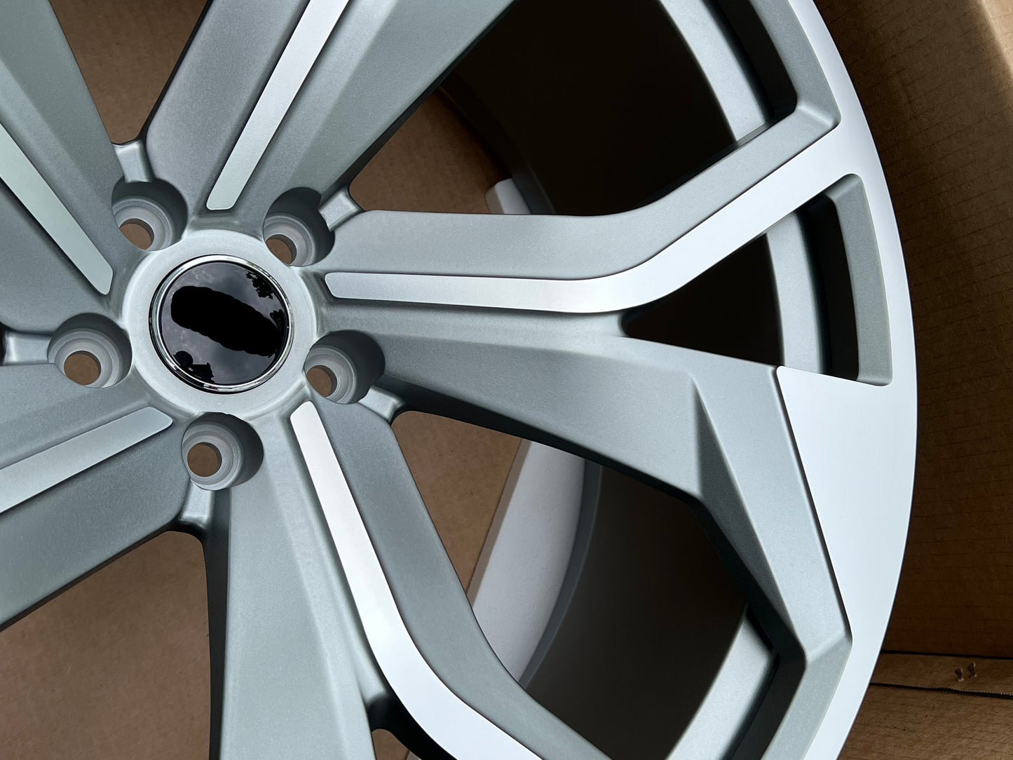 New rims forged wheels Audi RSQ8 style 22-inch forged wheels Also available in 17 , 18 , 19 , 20 , 21 , 22 , 23 , 24 inch