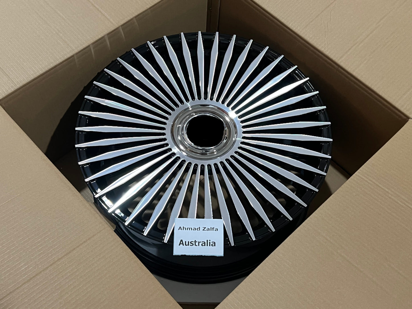 AGL45 We produced premium quality forged wheels rims for MERCEDES BENZ S CLASS W222 Our wheels sizes: Front 22 x 9 ET 31 Rear 22 x 10 ET 35 Finishing: Machine Face Forged wheels can be produced in any wheel specs by your inquiries and we can provide our specs