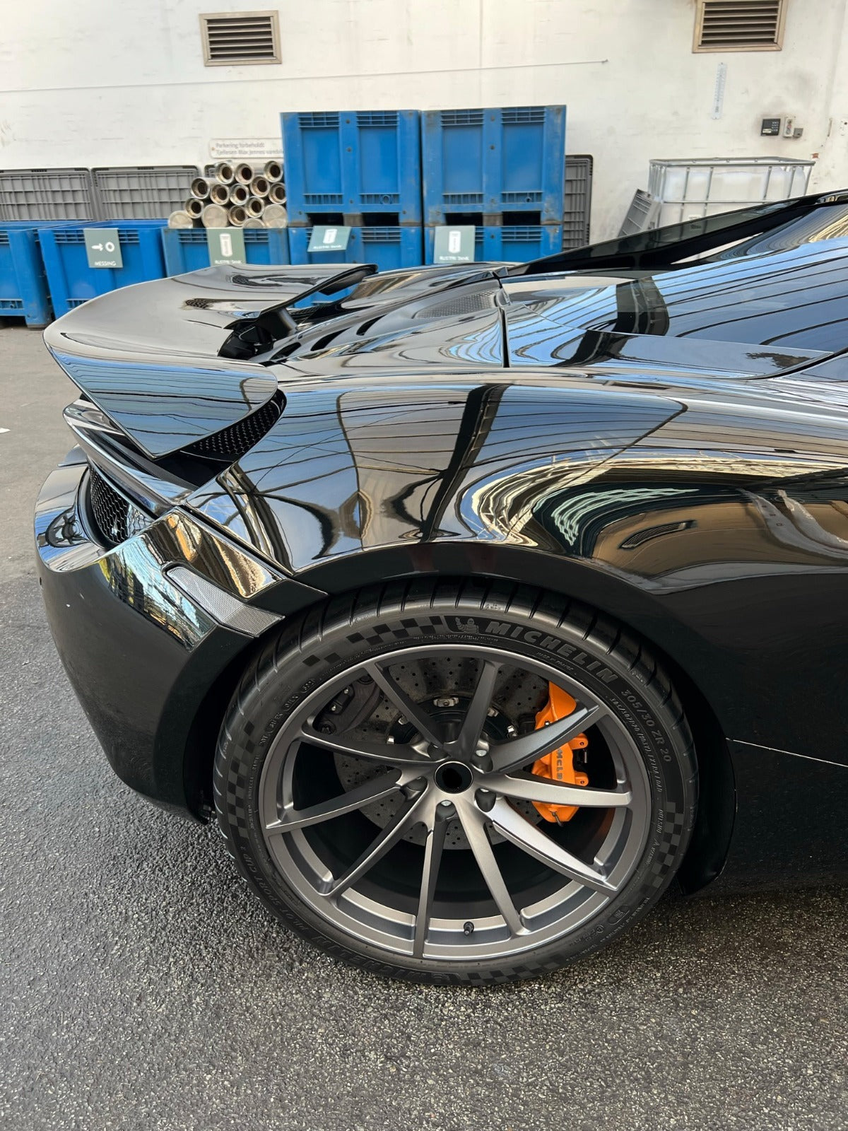 OEM 720S WHEELS We produced premium quality forged wheels rims for MCLAREN 720S Our wheels sizes: Front 19 x 9 ET 37 Rear 20 x 11 ET 20 Finishing: Gray Matt Forged wheels can be produced in any wheel specs by your inquiries and we can provide our specs