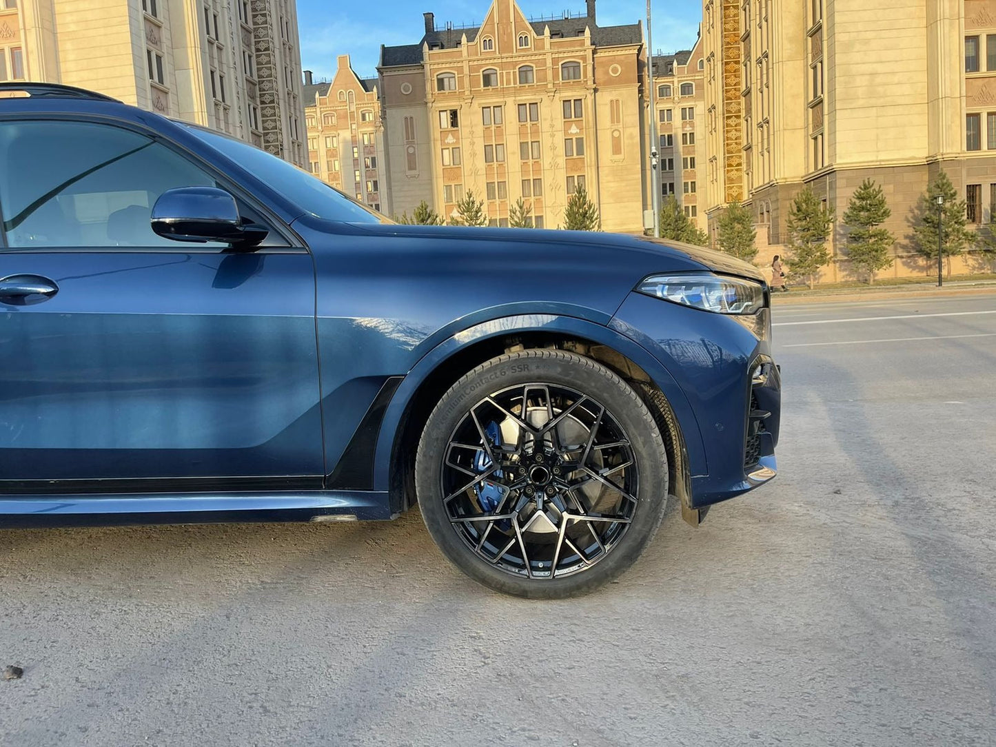 813M STYLE OEM WHEELS BMW M8 We produced premium quality forged wheels rims for BMW X7 G07 Our wheels sizes: Front 22 x 9.5 ET 32 Rear 22 x 10.5 ET 43 Finishing: Glossy Black + Machined Face Forged wheels can be produced in any wheel specs by your inquiries and we can provide our specs
