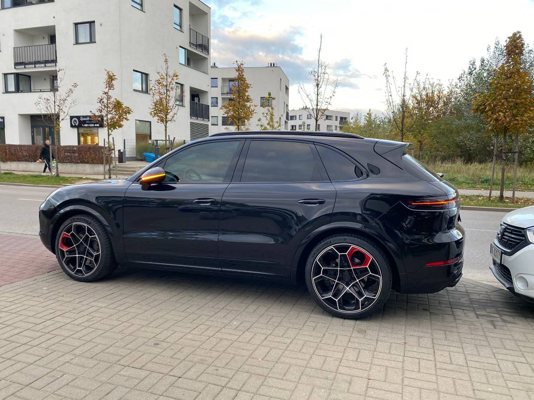 TECHART DAYTONA 2 II FORGED WHEELS We produced premium quality forged wheels rims for PORSCHE CAYENNE Our wheels sizes: Front 22 x 10 ET 48 Rear 22 x 11.5 ET 61 Finishing: Glossy Black + Red + Machined Face Forged wheels can be produced in any wheel specs by your inquiries and we can provide our specs