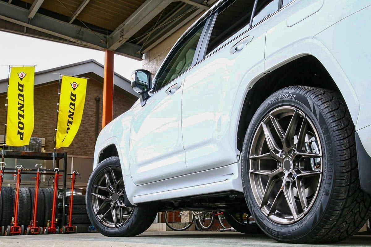 We manufacture premium quality forged wheels rims for TOYOTA LAND CRUISER 300 LC 300 in any design, size, color. Wheels size: 22 x 9.5 PCD: 6 X 139.7 CB: 95.1 Forged wheels can be produced in any wheel specs by your inquiries and we can provide our specs