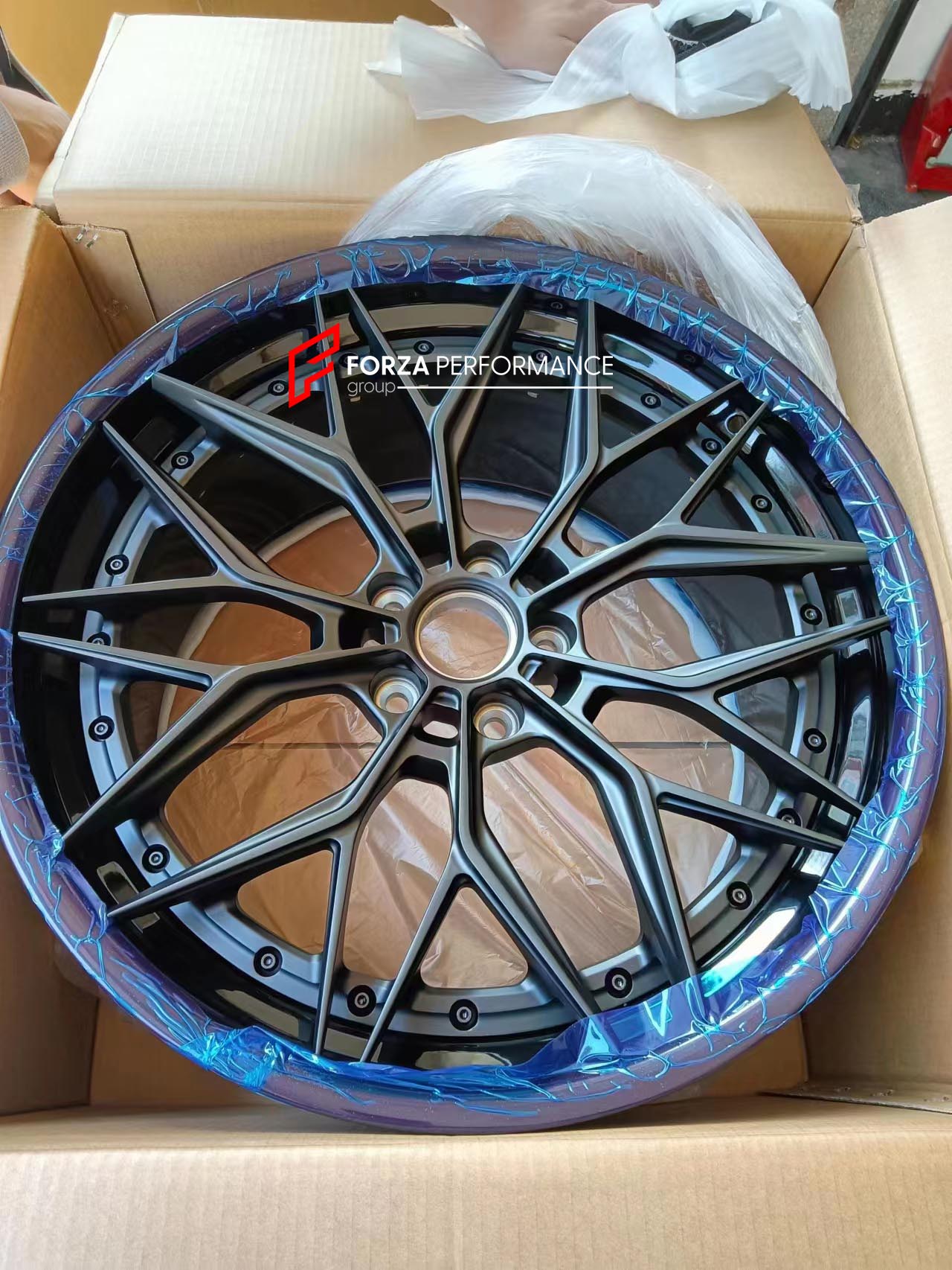 ROHANA RFG19スタイル鍛造ホイール、カーボンバレル付き、あらゆる車に 
