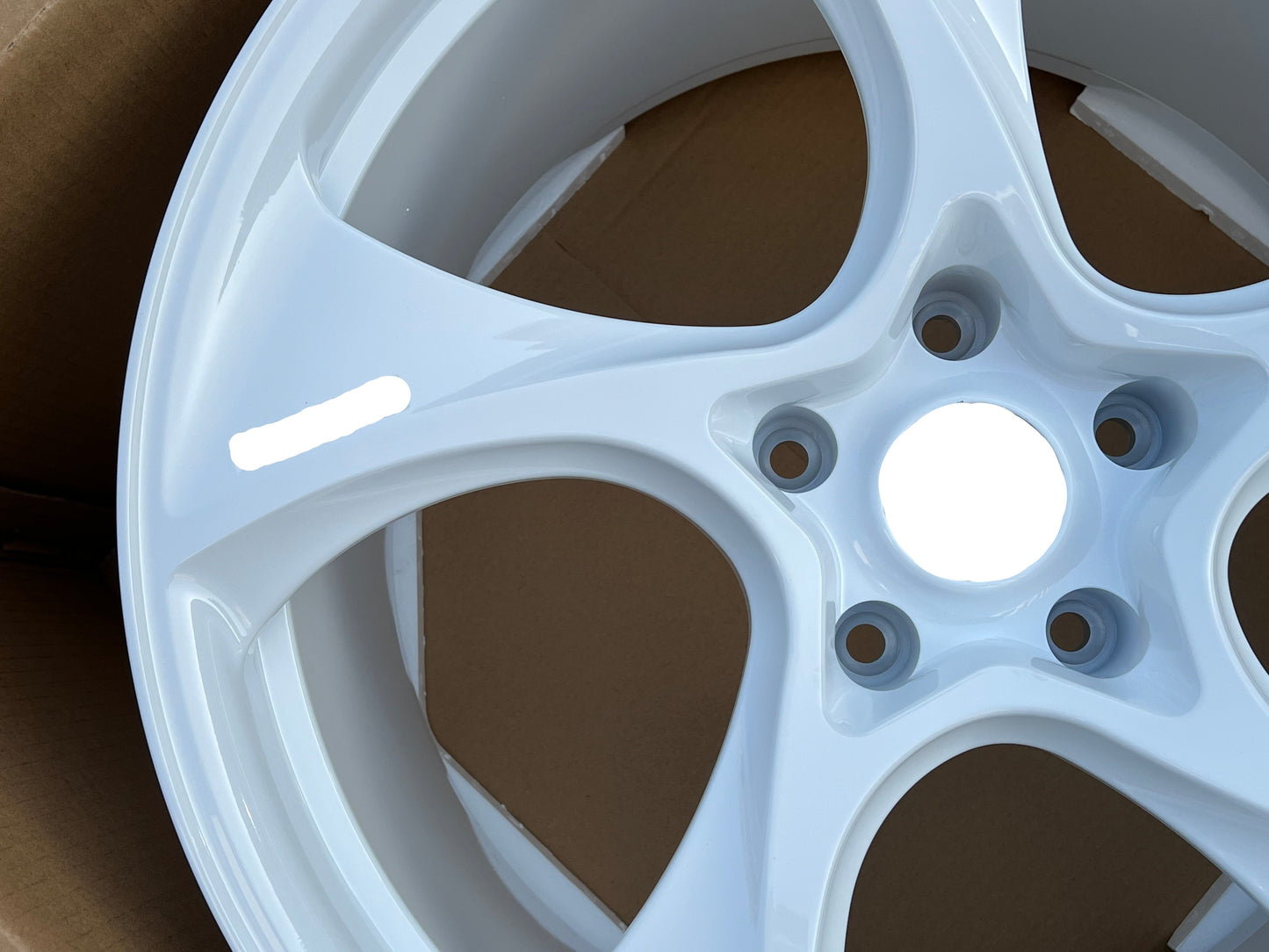 SALLY We manufacture premium quality forged wheels rims for PORSCHE 911 in any design, size, color. Wheels size: Front 20 x 8.5 ET 50 Rear 21 x 11.5 ET 67 PCD: 5 X 130 CB: 71.6 Forged wheels can be produced in any wheel specs by your inquiries and we can provide our specs