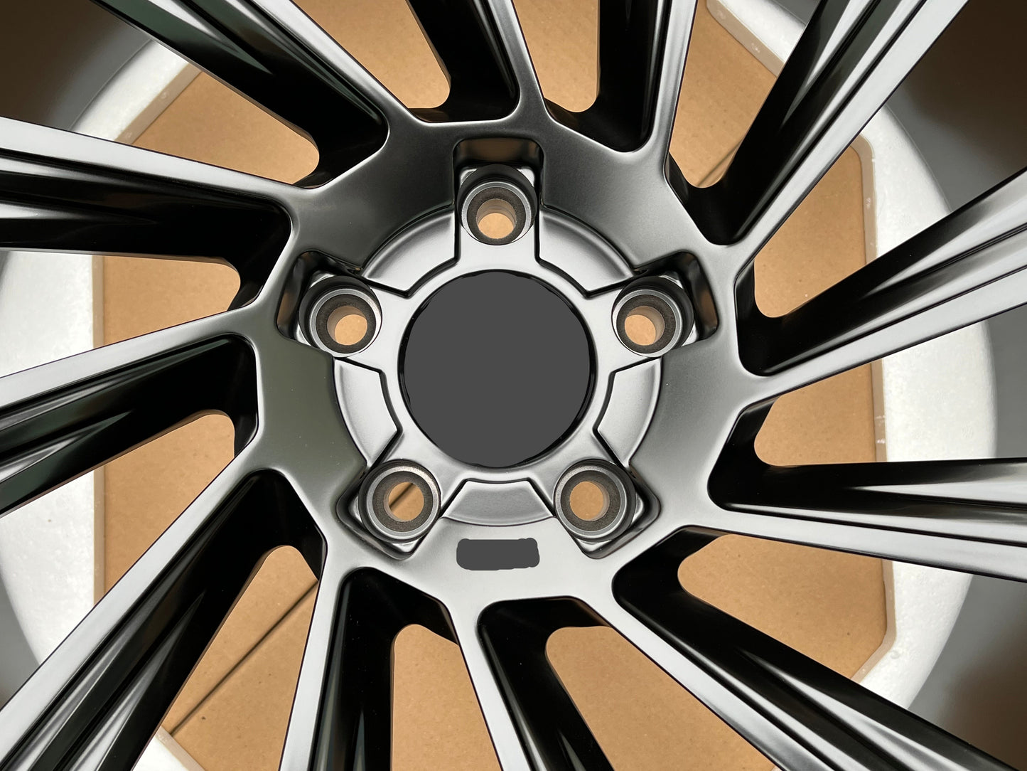 VOSSEN UV-3 We manufacture premium quality forged wheels rims for LAND ROVER RANGE ROVER AUTOBIOGRAPHY L460 BLACK MATT in any design, size, color. Wheels size: in 24 x 9.5 ET 42.5 in 23 x 9.5 ET 42.5 PCD: 5 X 120 CB: 72.6 Forged wheels can be produced in any wheel specs by your inquiries and we can provide our specs