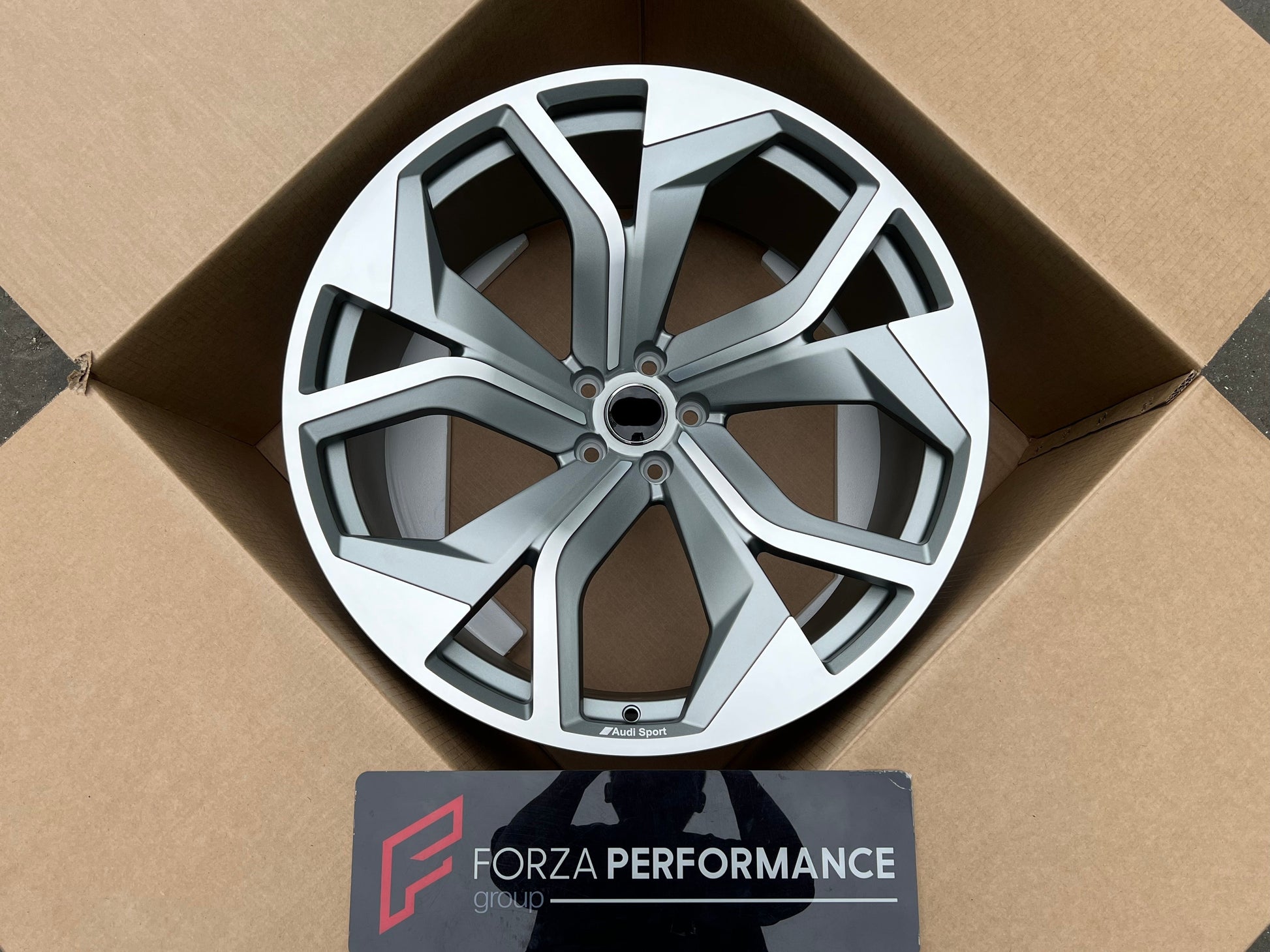 New rims forged wheels Audi RSQ8 style  22-inch forged wheels  Also available in 17 , 18 , 19 , 20 , 21 , 22 , 23 , 24 inch