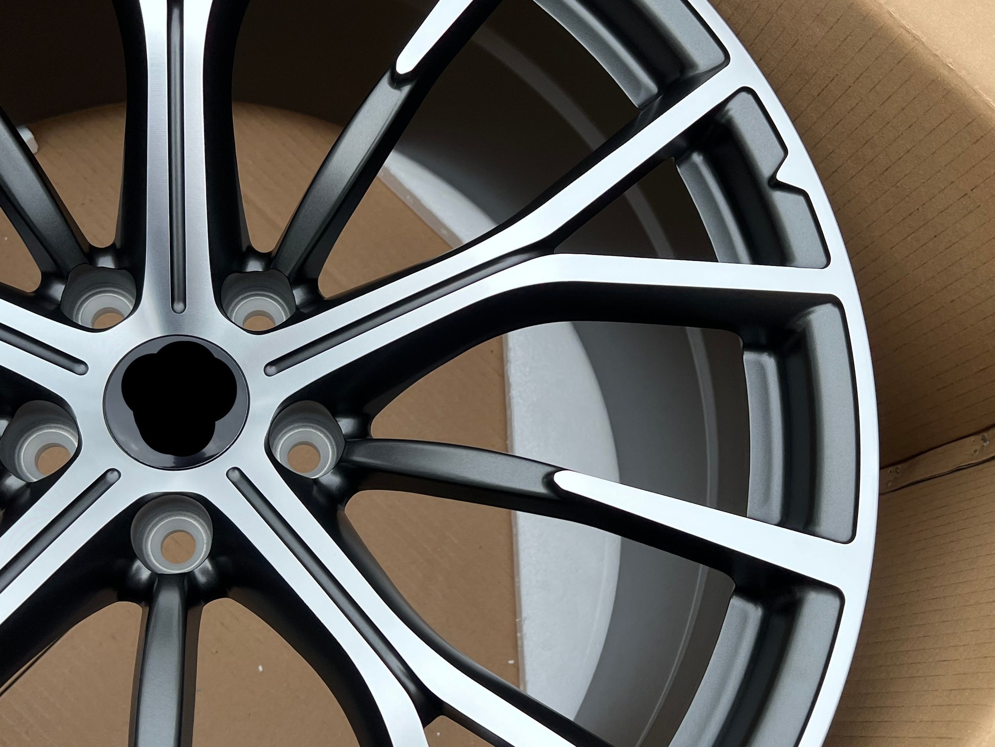 Maserati Grecale design forged wheels New design  9Jx20 ET40.5