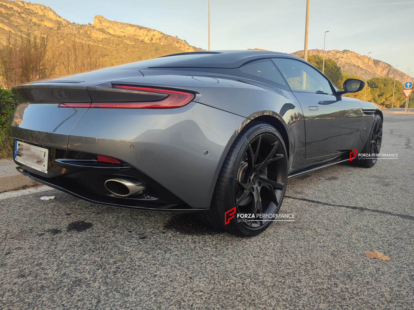 アストンマーティン DB11 用 DBS スーパーレッジェーラ スタイル 21