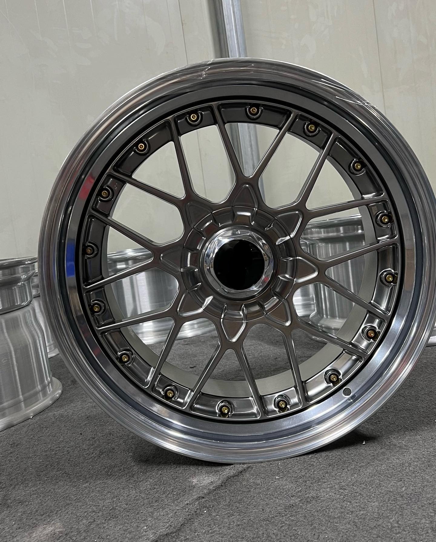 AUDI A6 C8用3ピース鍛造ホイール