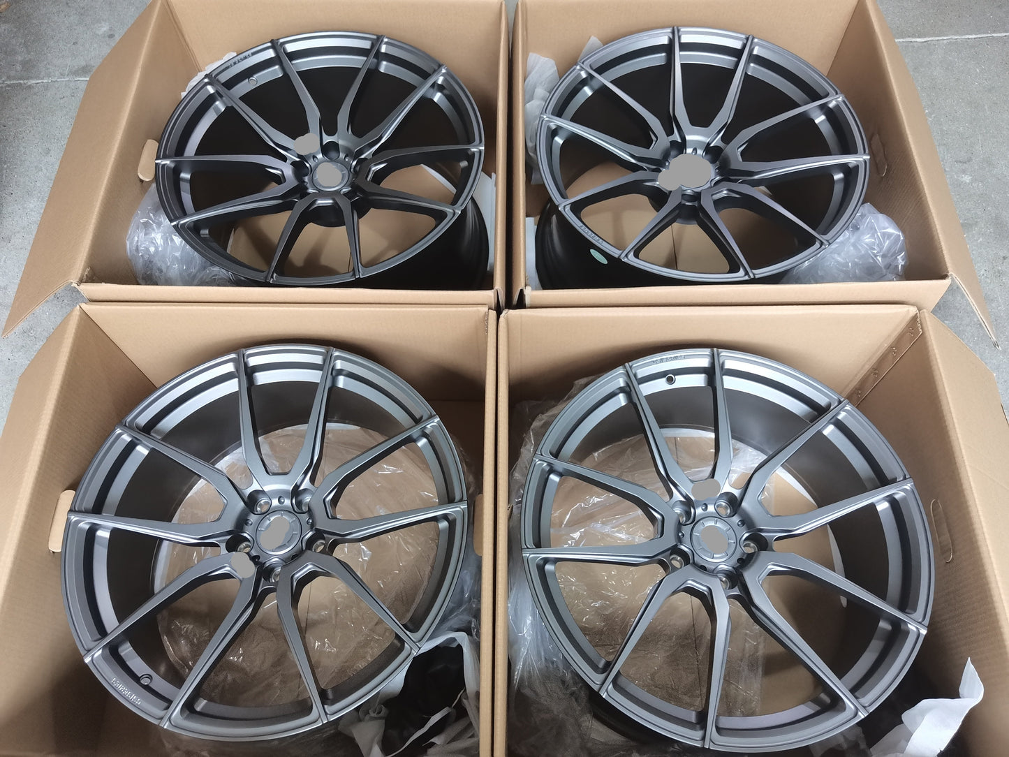 We produced premium quality forged wheels rims for  BMW X5M F85  Our wheels sizes:  Front 21 x 10.5 ET 21  Rear 22 x 11.5 ET 28  Finishing:   Forged wheels can be produced in any wheel specs by your inquiries and we can provide our specs