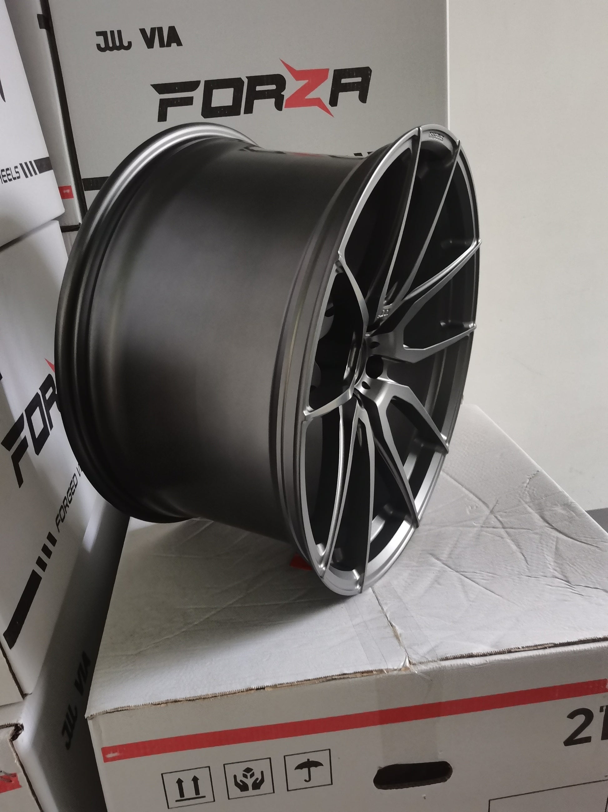 We produced premium quality forged wheels rims for  BMW X5M F85  Our wheels sizes:  Front 21 x 10.5 ET 21  Rear 22 x 11.5 ET 28  Finishing:   Forged wheels can be produced in any wheel specs by your inquiries and we can provide our specs