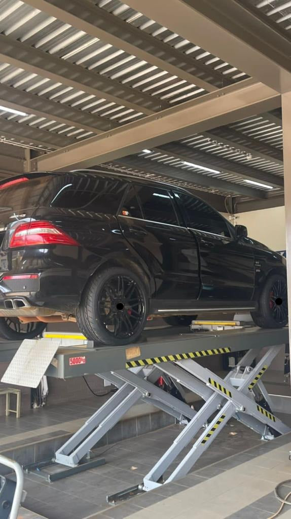 BRABUS MONOBLOCK F 22 INCH We produced premium quality forged wheels rims for  MERCEDES BENZ ML CLASS ML63 AMG  Our wheels sizes:   Front 22 x 10 ET 51  Rear 22 x 10 ET 51  Finishing: Glossy Black  Forged wheels can be produced in any wheel specs by your inquiries and we can provide our specs