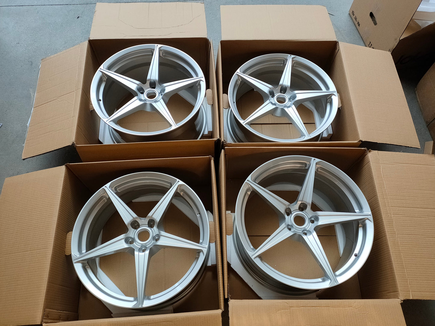 We produced premium quality forged wheels rims for  FERRARI 430  Our wheels sizes:   Front 19 x 8 ET 31  Rear 19 x 10 ET 39  Finishing: Silver  Forged wheels can be produced in any wheel specs by your inquiries and we can provide our specs