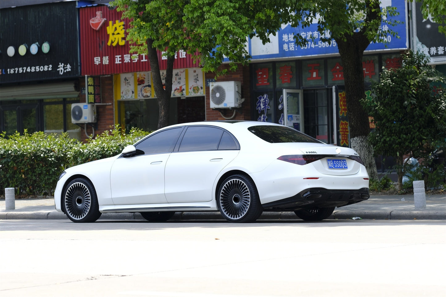 We produced premium quality forged wheels rims for  MERCEDES BENZ S CLASS W223  Our wheels sizes:   Front 22 x 9 ET 31  Rear 22 x 10 ET 35  Finishing: Matt Black + Polished Face  Forged wheels can be produced in any wheel specs by your inquiries and we can provide our specs