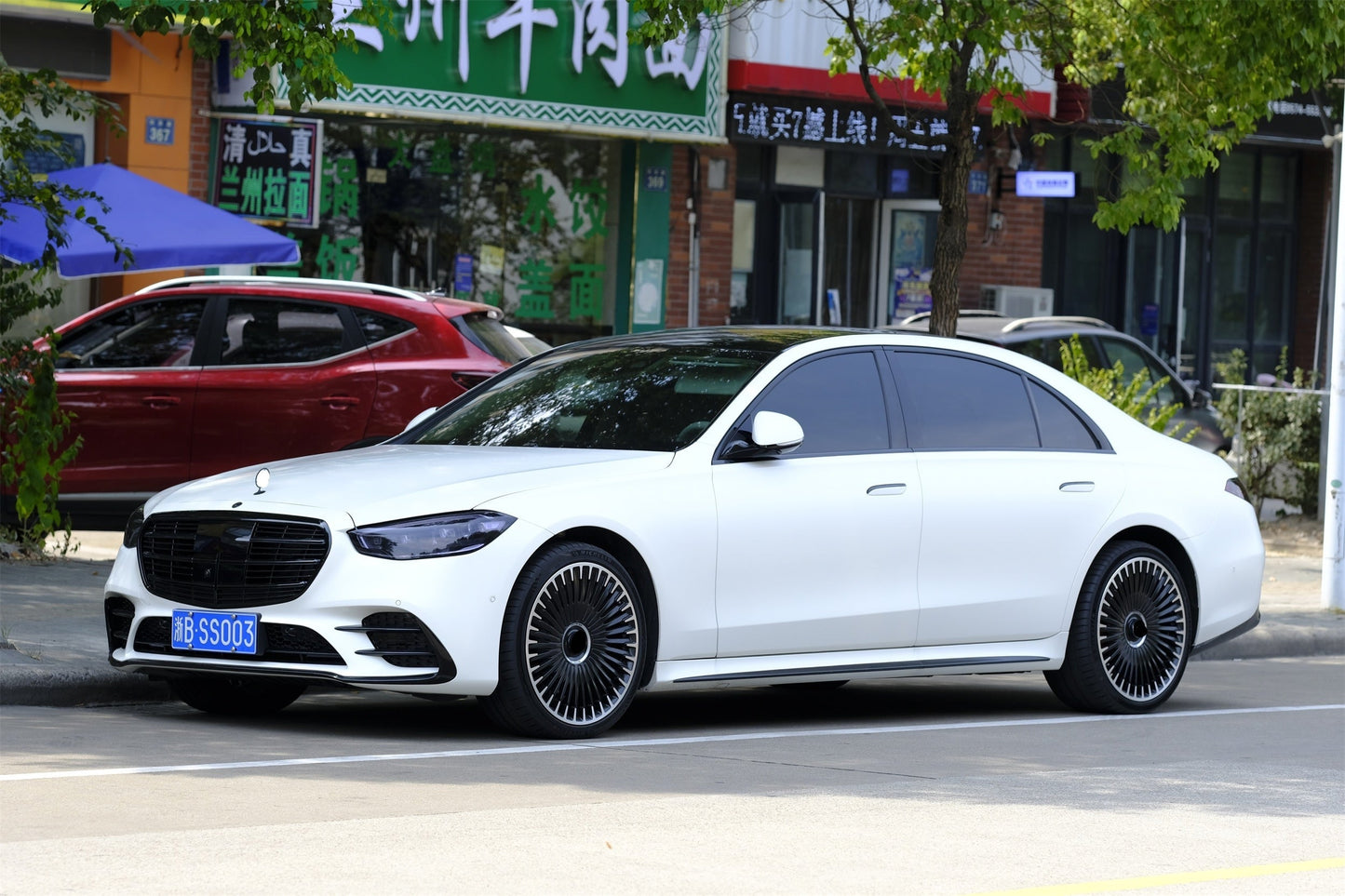 We produced premium quality forged wheels rims for  MERCEDES BENZ S CLASS W223  Our wheels sizes:   Front 22 x 9 ET 31  Rear 22 x 10 ET 35  Finishing: Matt Black + Polished Face  Forged wheels can be produced in any wheel specs by your inquiries and we can provide our specs