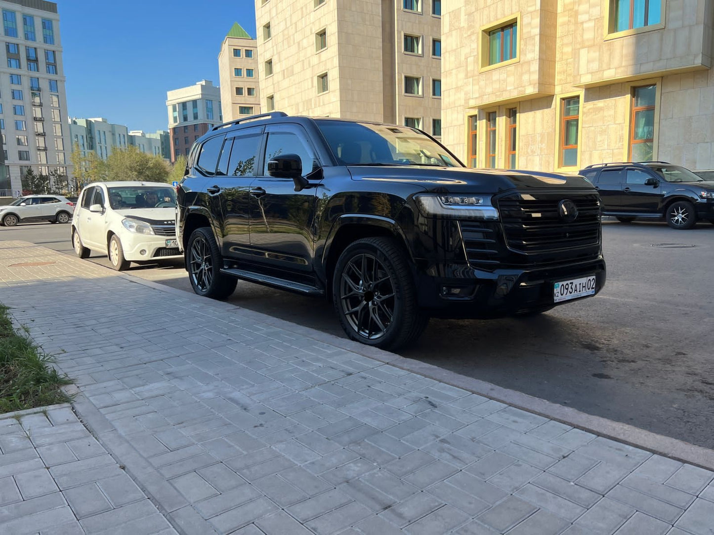 We produced premium quality forged wheels rims for  LAND CRUISER 300 LC300  Our wheels sizes: 22 x 9.5 ET 45  Finishing: Gun Metal Gray  Forged wheels can be produced in any wheel specs by your inquiries and we can provide our specs