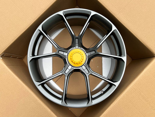 OEM 911 TURBO S DESIGN FORGED WHEELS WITH CENTERLOCK STYLE RIMS FOR MCLAREN 720S