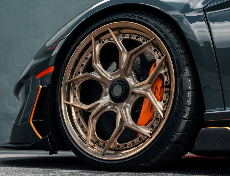 ランボルギーニ アヴェンタドール SVJ 用アフターマーケット 3 ピース鍛造ホイール
