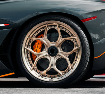 ランボルギーニ アヴェンタドール SVJ 用アフターマーケット 3 ピース鍛造ホイール